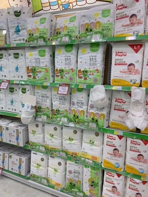 Los panales recién nacidos respirables del super suave disponible de la muestra libre levantan el pañal del bebé