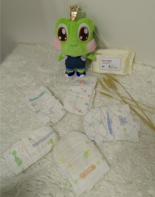 Los pañales disponibles soñolientos del bebé jadean el algodón 100%