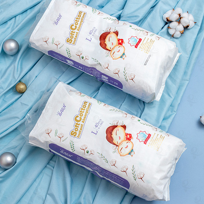 Los pañales disponibles soñolientos del bebé jadean el algodón 100%