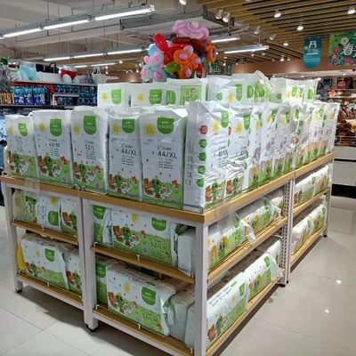 El bebé disponible de la alta absorción suave jadea respirable