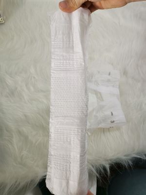 El pañal disponible superior del bebé de la absorción estupenda modificó para requisitos particulares