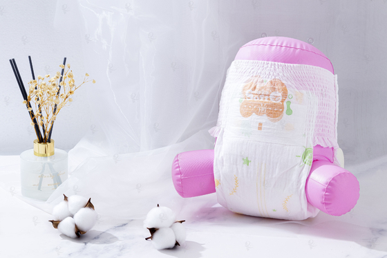 Los pañales fáciles del bebé del desgaste levantan los pañales disponibles del bebé de los pantalones
