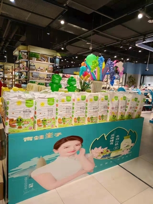 Los pañales disponibles del bebé de fábrica del precio de los pañales con mejores ventas del bebé venden al por mayor los pañales suaves del bebé