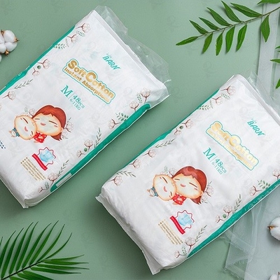 Absorción rápida disponible de impresión linda de la hoja de los pañales traseros respirables del bebé